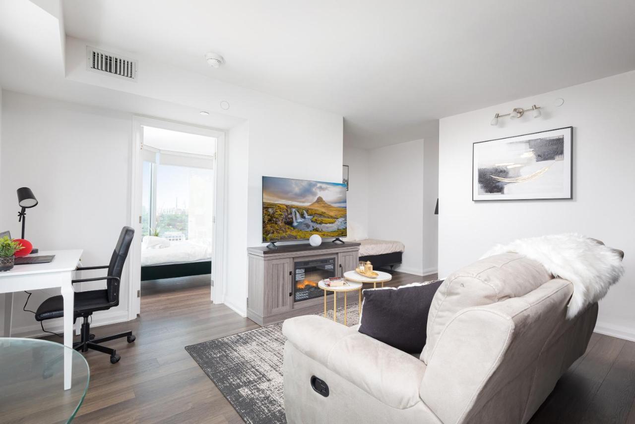Luxury 2-Bedroom Apartment In Yorkville With The Best City View In Downtown Toronto Kültér fotó