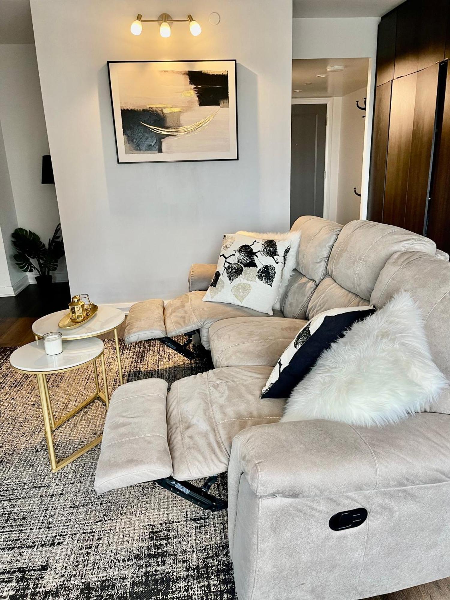 Luxury 2-Bedroom Apartment In Yorkville With The Best City View In Downtown Toronto Kültér fotó