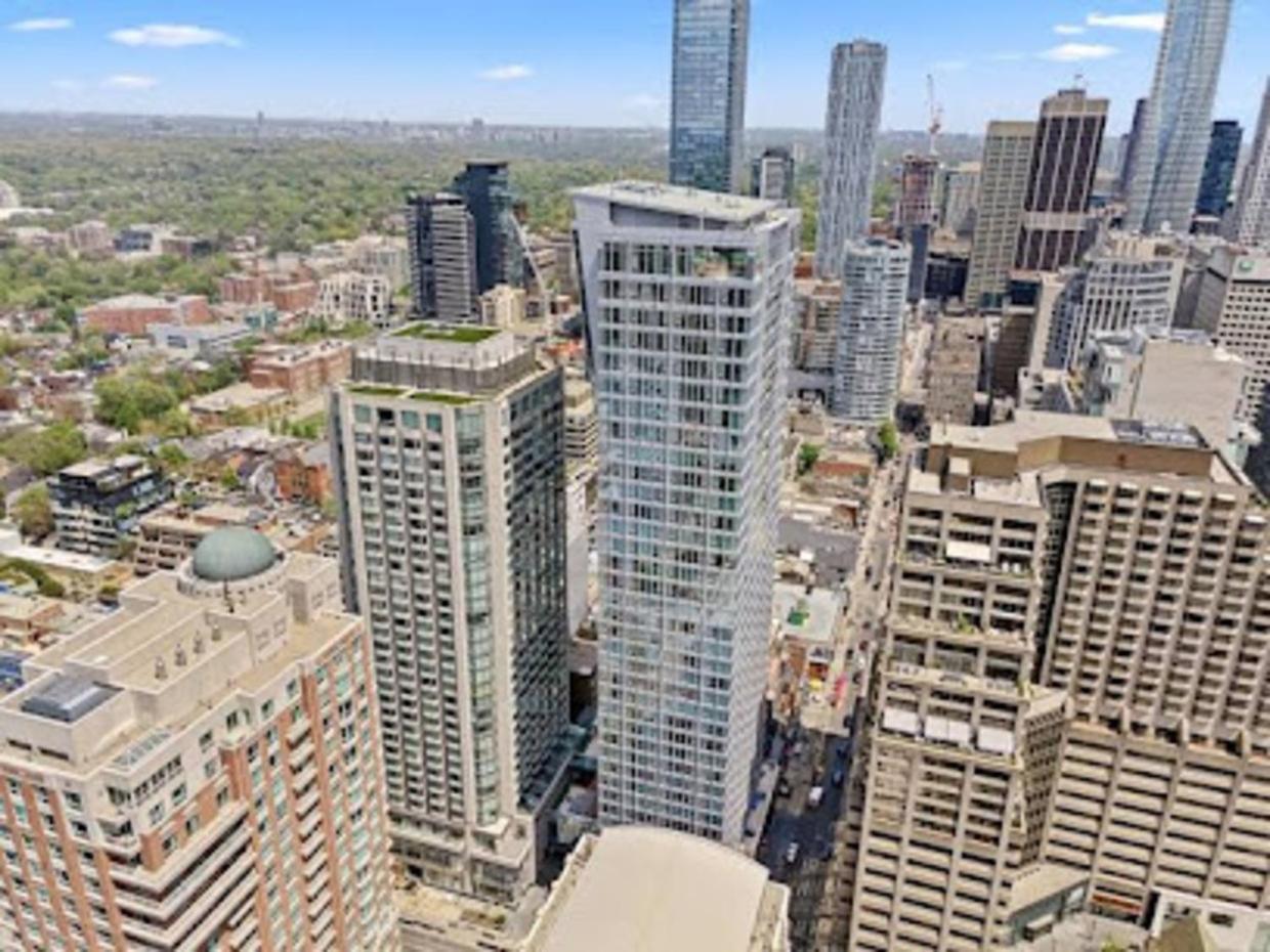 Luxury 2-Bedroom Apartment In Yorkville With The Best City View In Downtown Toronto Kültér fotó